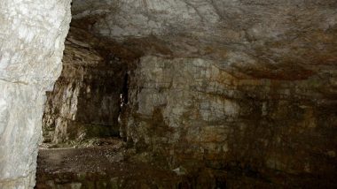 vytesaná jeskyně - válečné pozůstatky