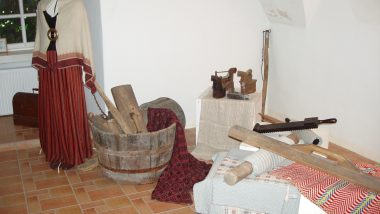 tradiční výbava domácnosti, dnes již muzejní exponáty