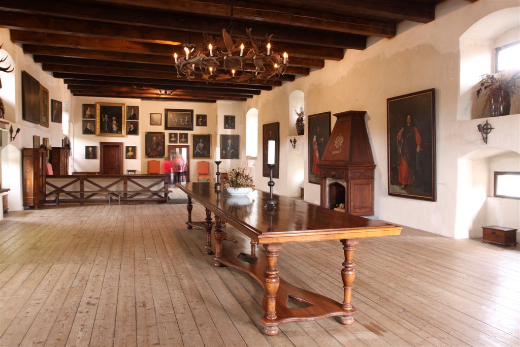 Kost a interiér paláců
