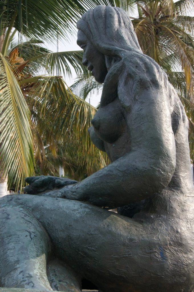 sochy  na pobřeží  - Santa Marta