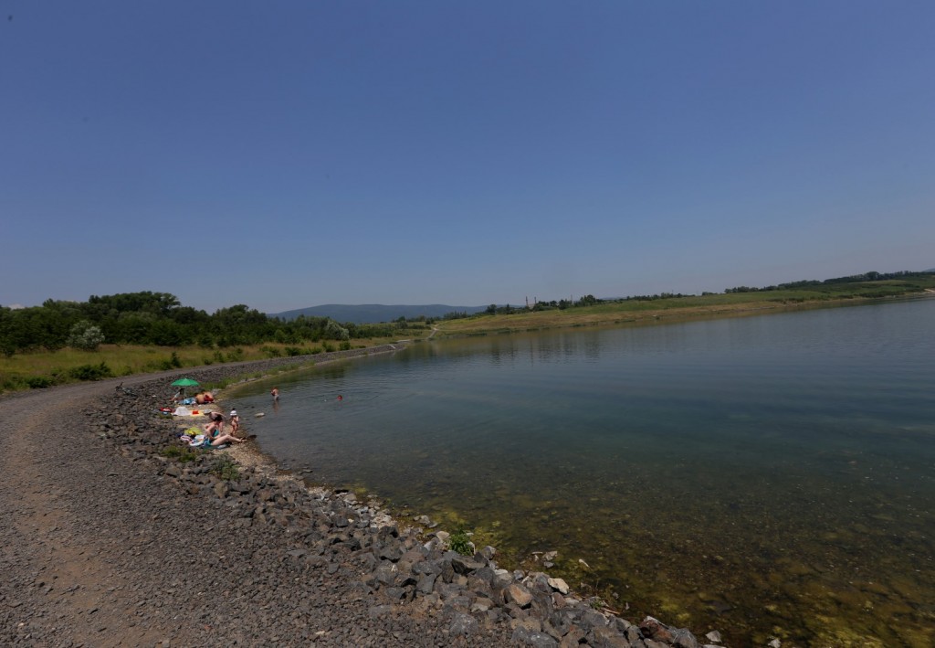 Jezero Milada - z druhé strany od plážeo Milada