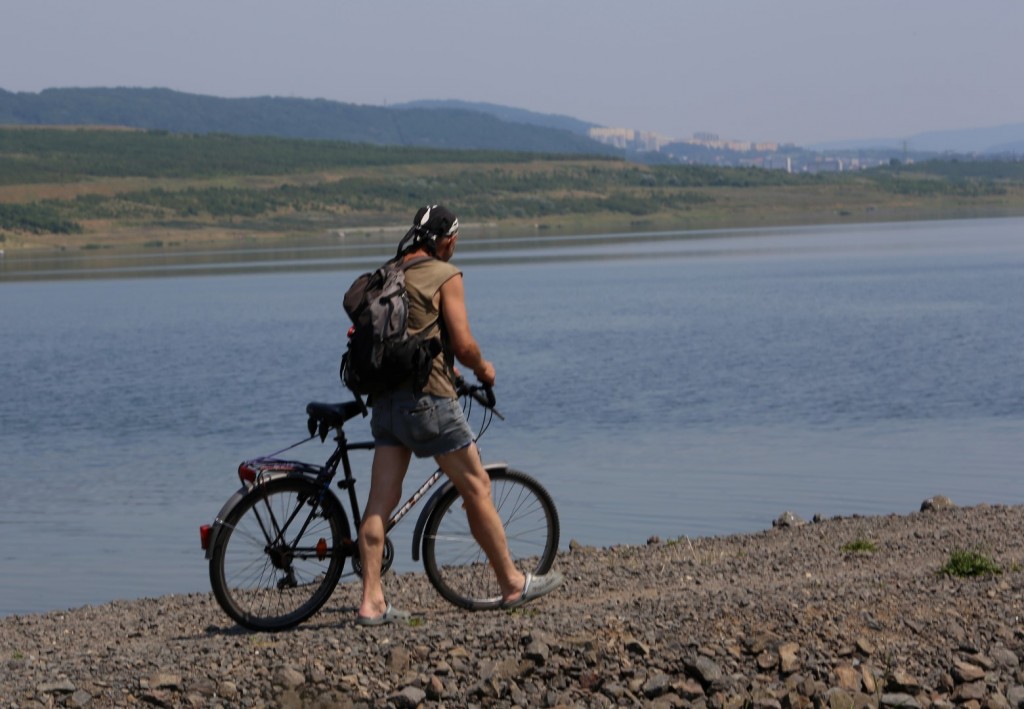 Jezero Milada - z druhé strany od pláže