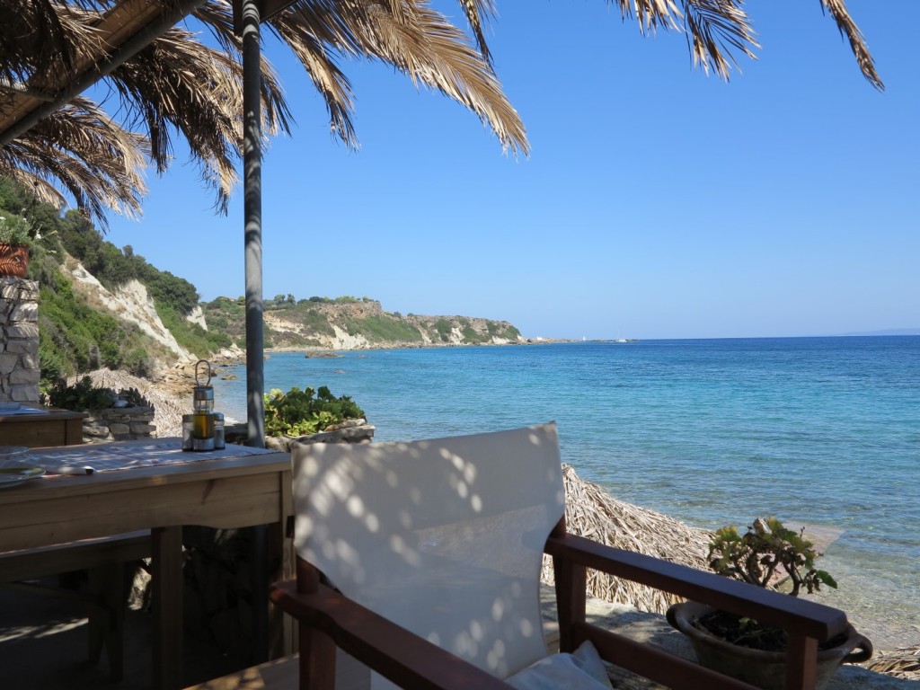 malá taverna Mavratzi Beach