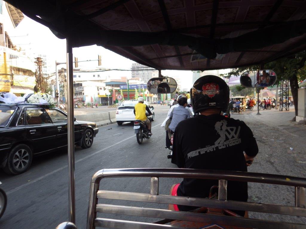 tuktuk v Phnom Penh
