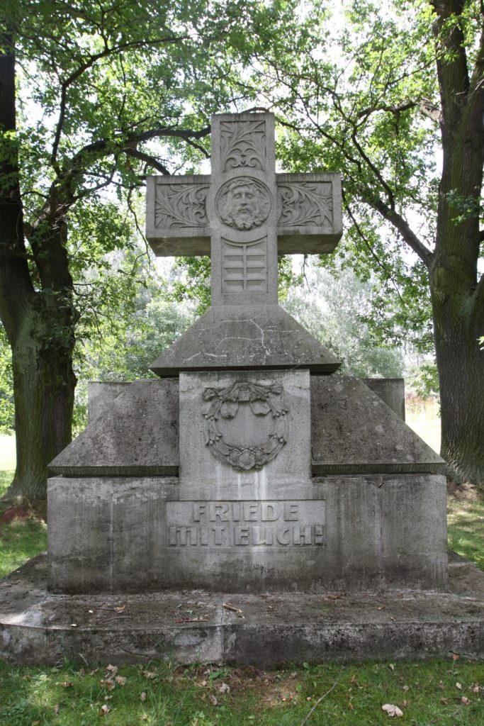 Vojenský hřbitov z 1. a 2. světové války