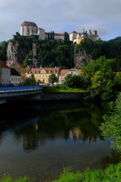pohled na zámek od řeky