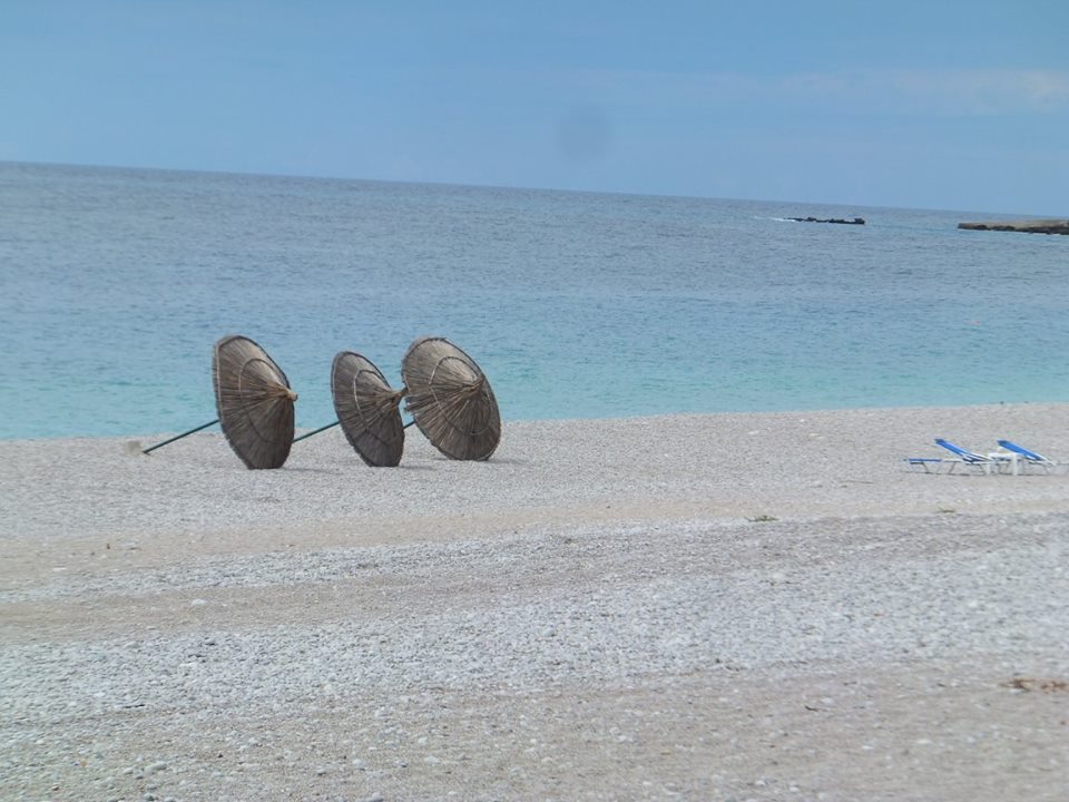 Dhemi beach