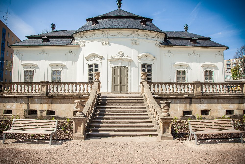 Letohrádek Mitrovských v Brně
